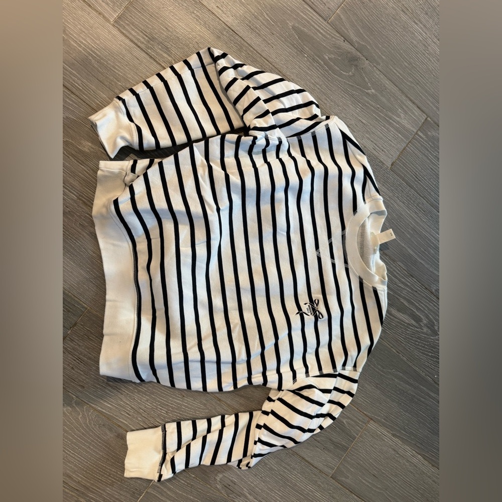 H&M Black and White Striped Crew Neck Sweater